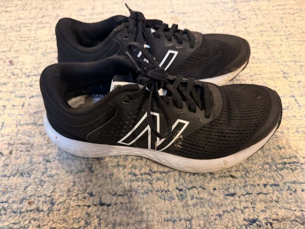 New Balance 520 v7 Running Shoes Black White